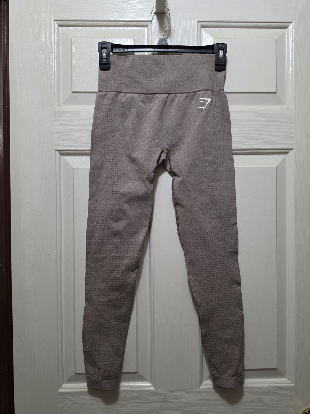 Gymshark Women High-Waist Seamless Leggings in Taupe